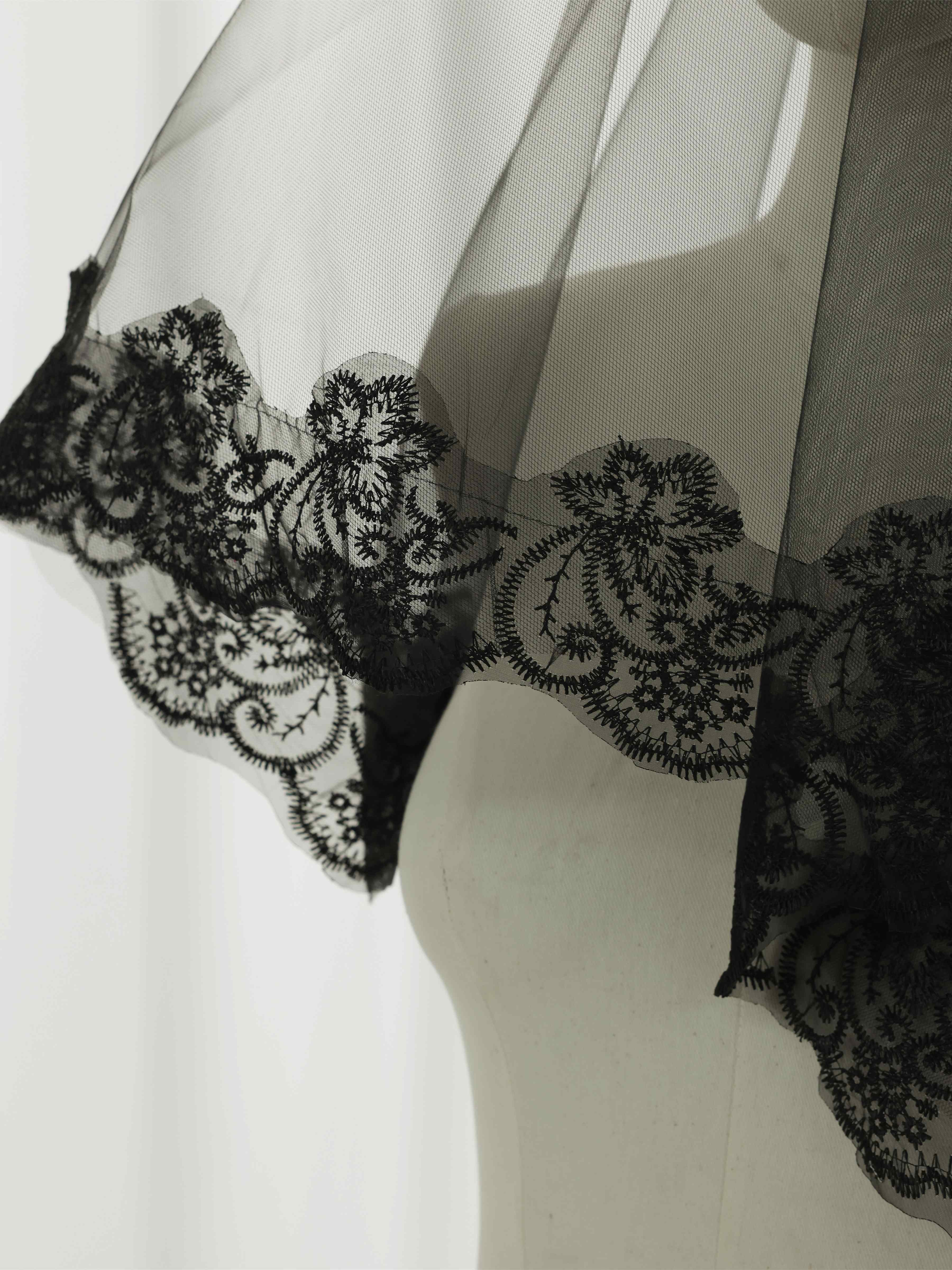 Black Lace Bridal Veil with Embroidered Edge