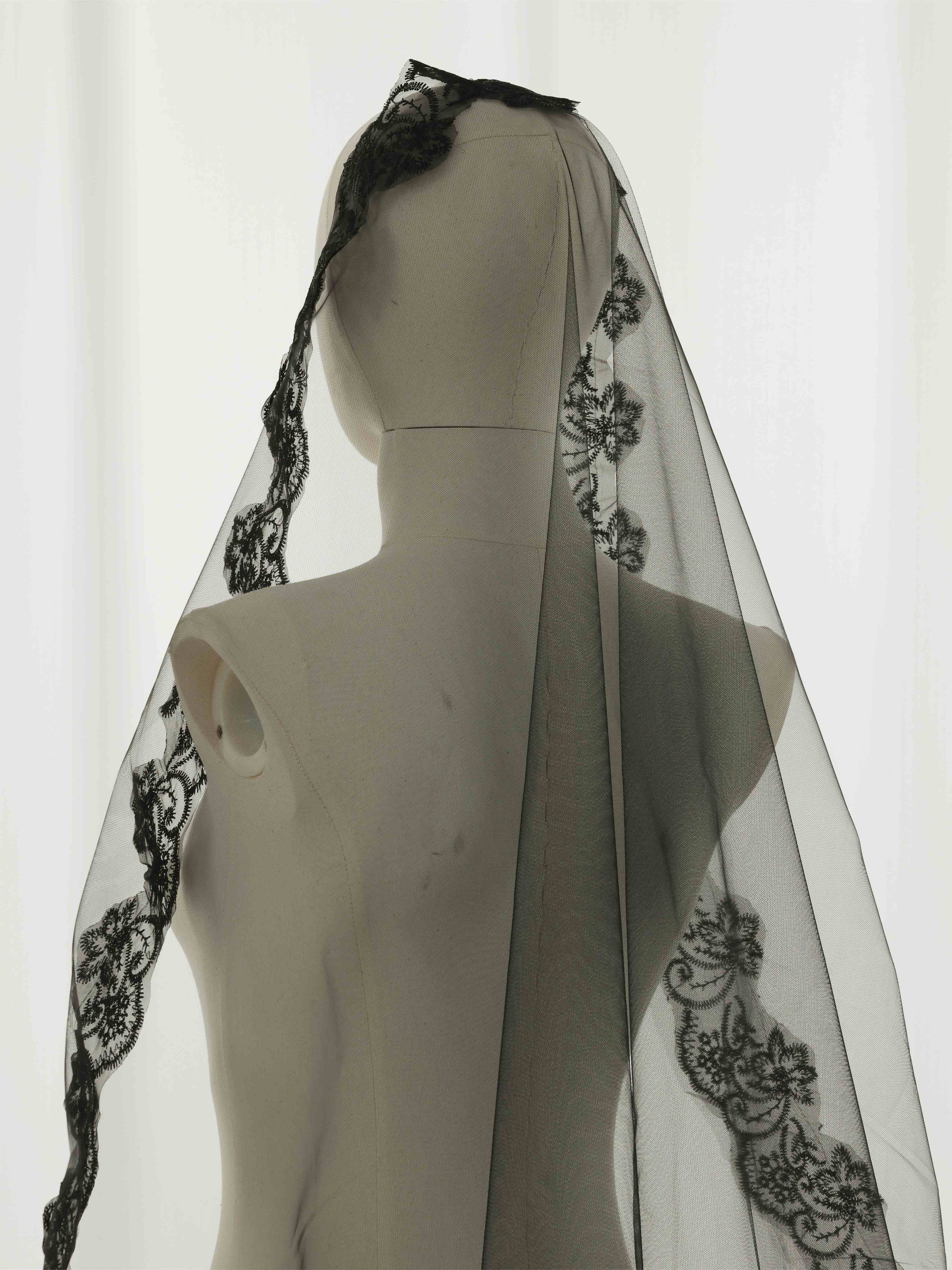 Black Lace Bridal Veil with Embroidered Edge