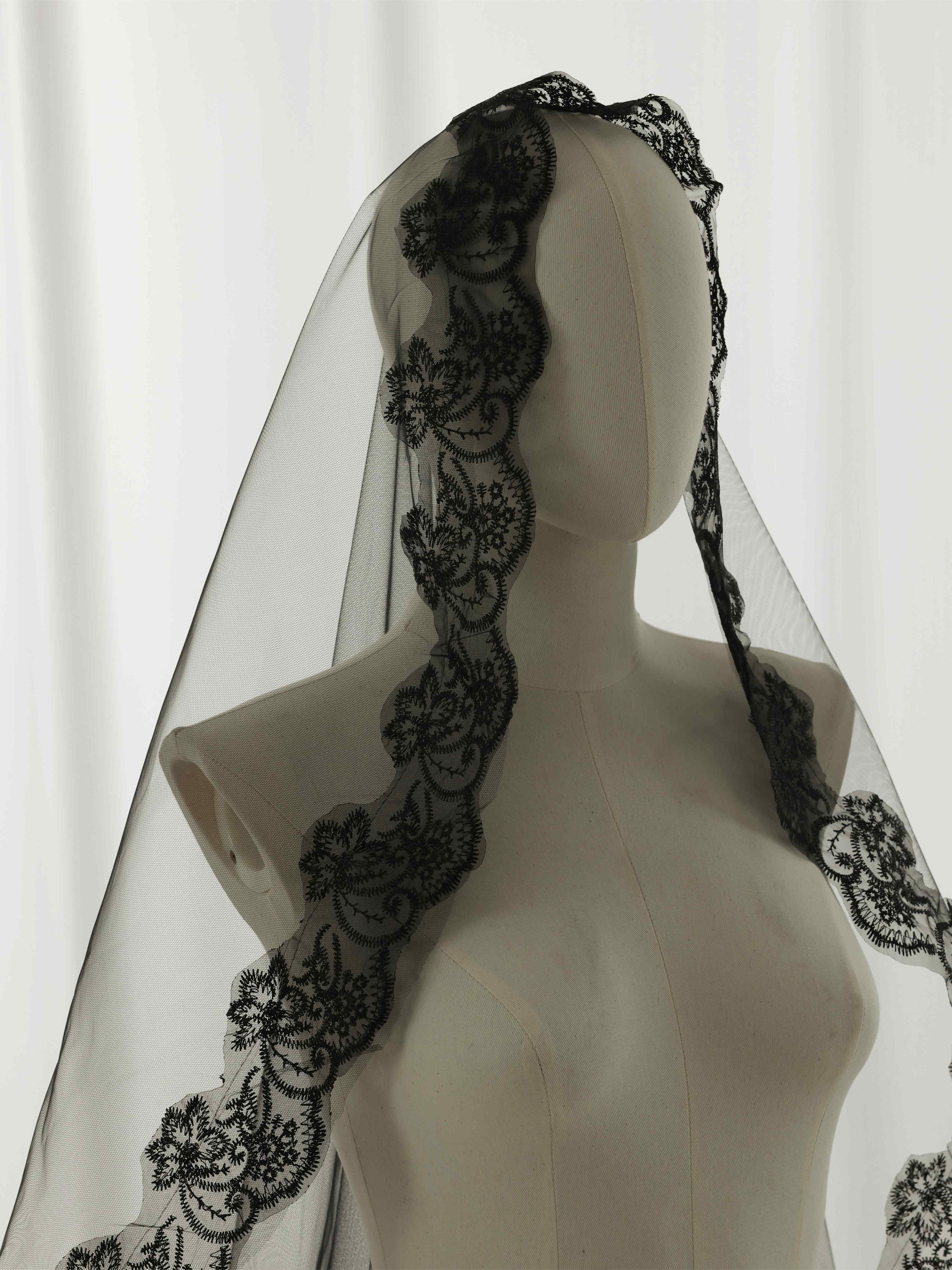 Long Black Lace Mantilla Wedding Veil