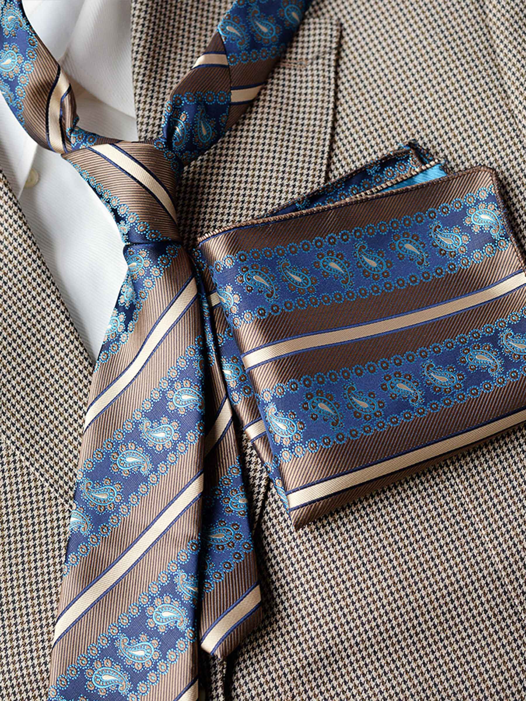 Modern Men's Patterned Tie and Pocket Square Set