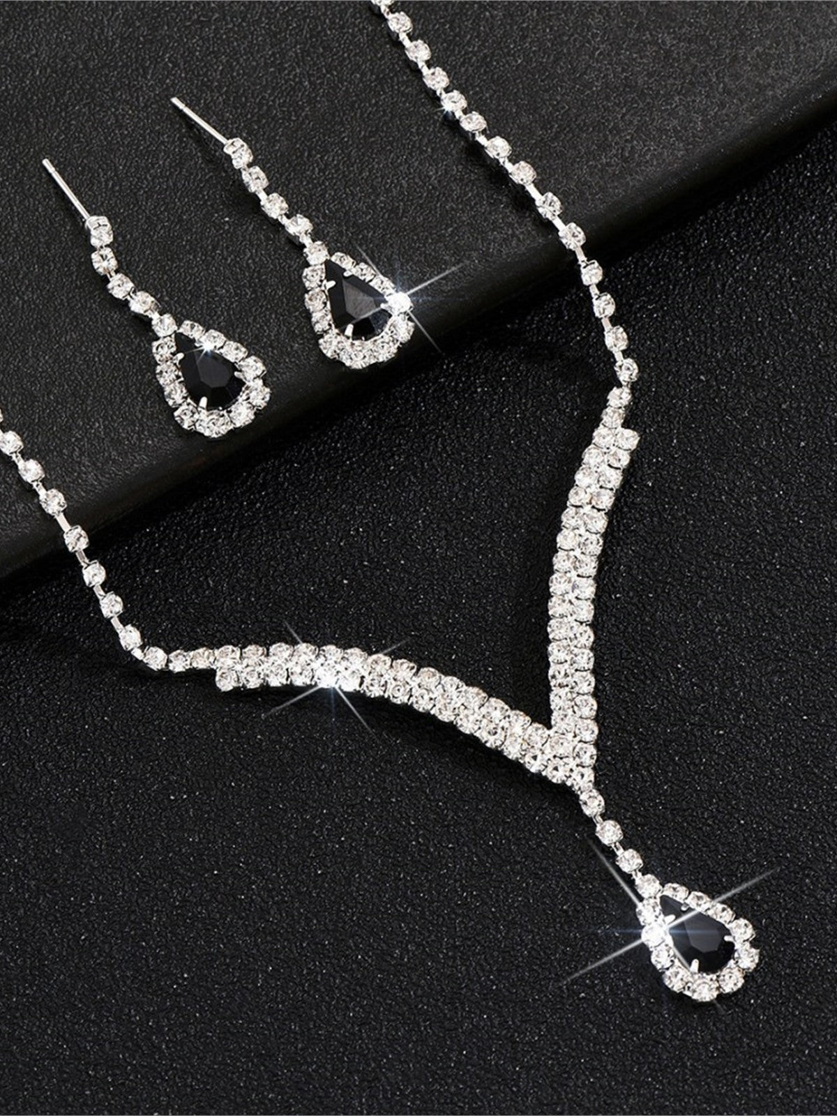V-Shaped Teardrop Crystal Jewelry Set