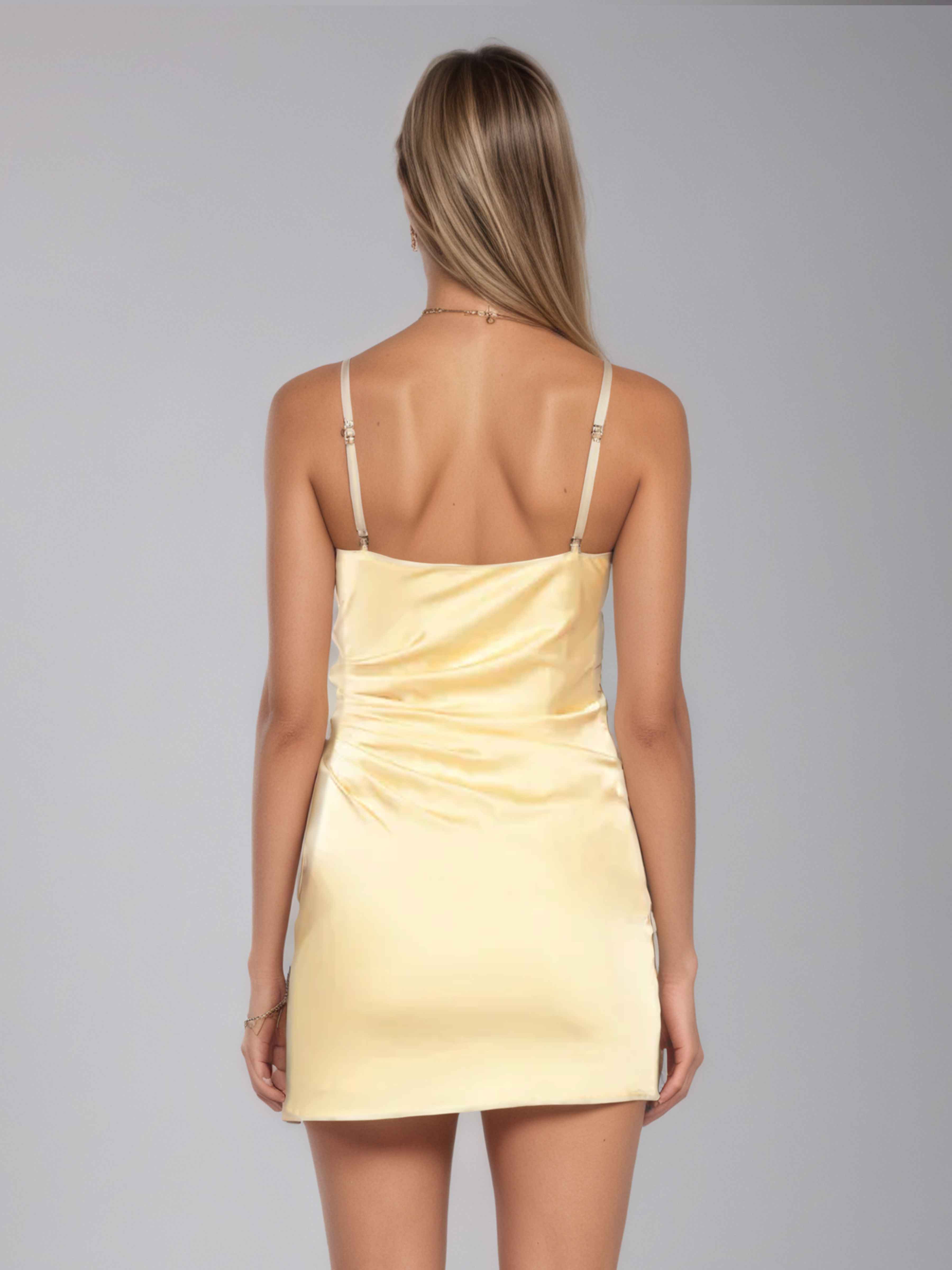 Helyndris Modern V-Neck Ruched Short Party Dresses
