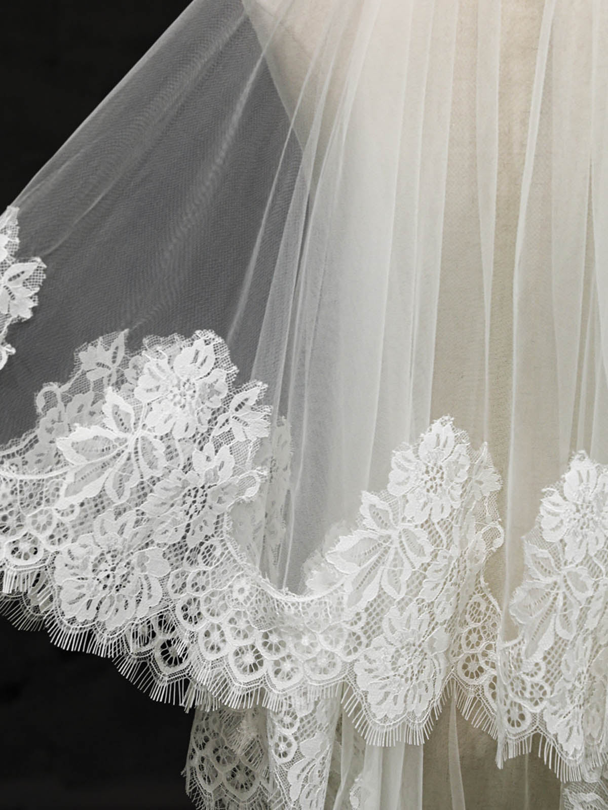 Dreamy Two Layer Short Lace Bridal Veil