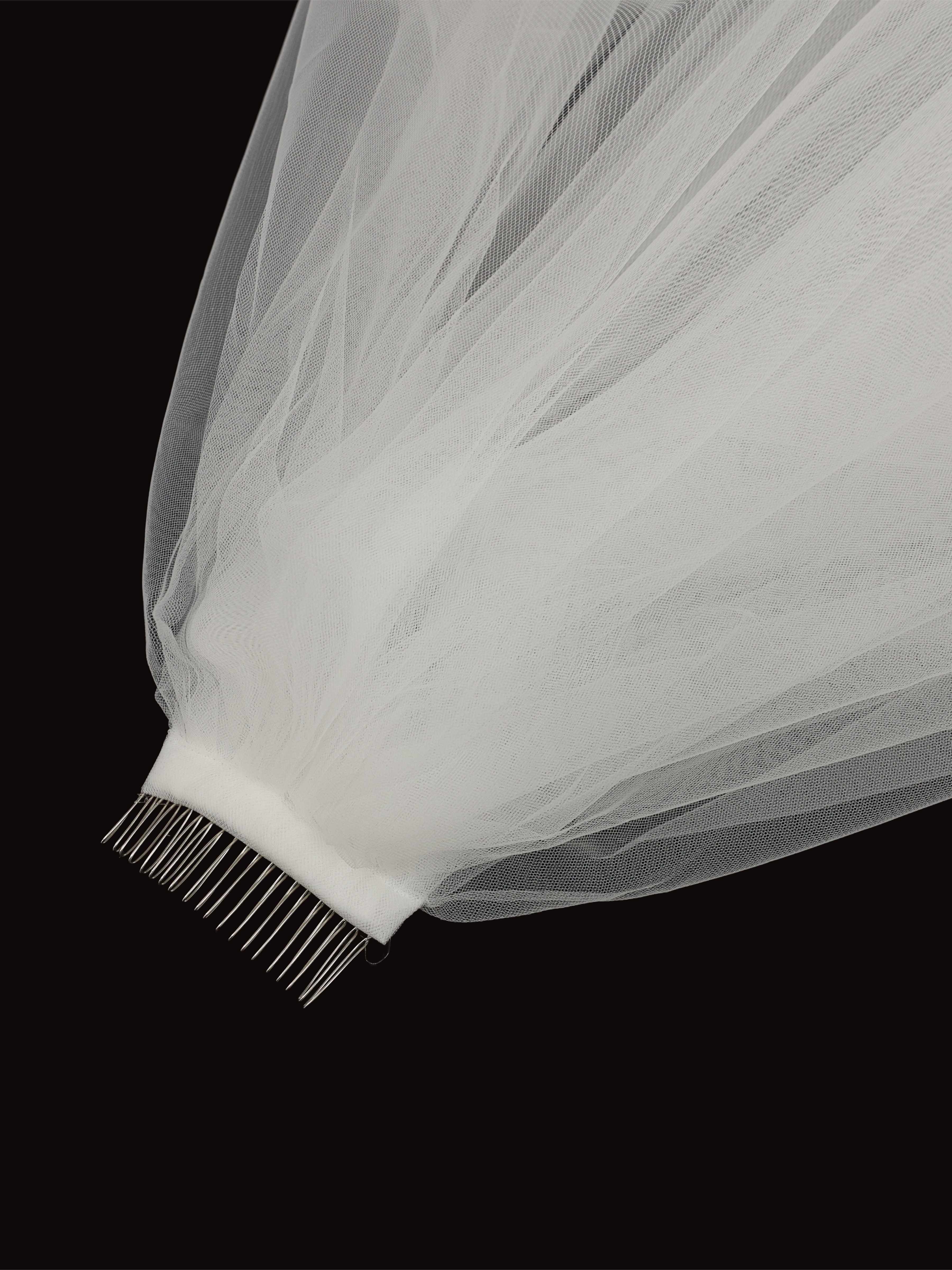 Full Tulle Bridal Veil with Hair Comb