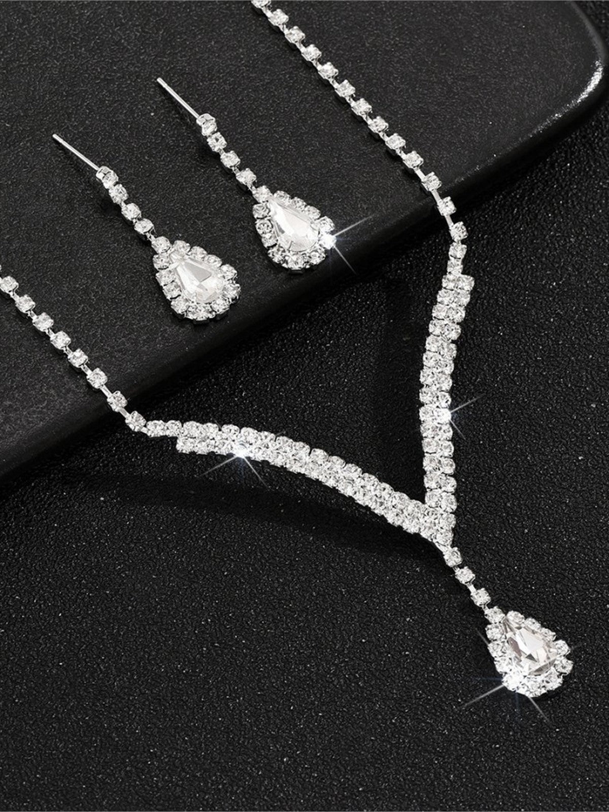 V-Shaped Teardrop Crystal Jewelry Set