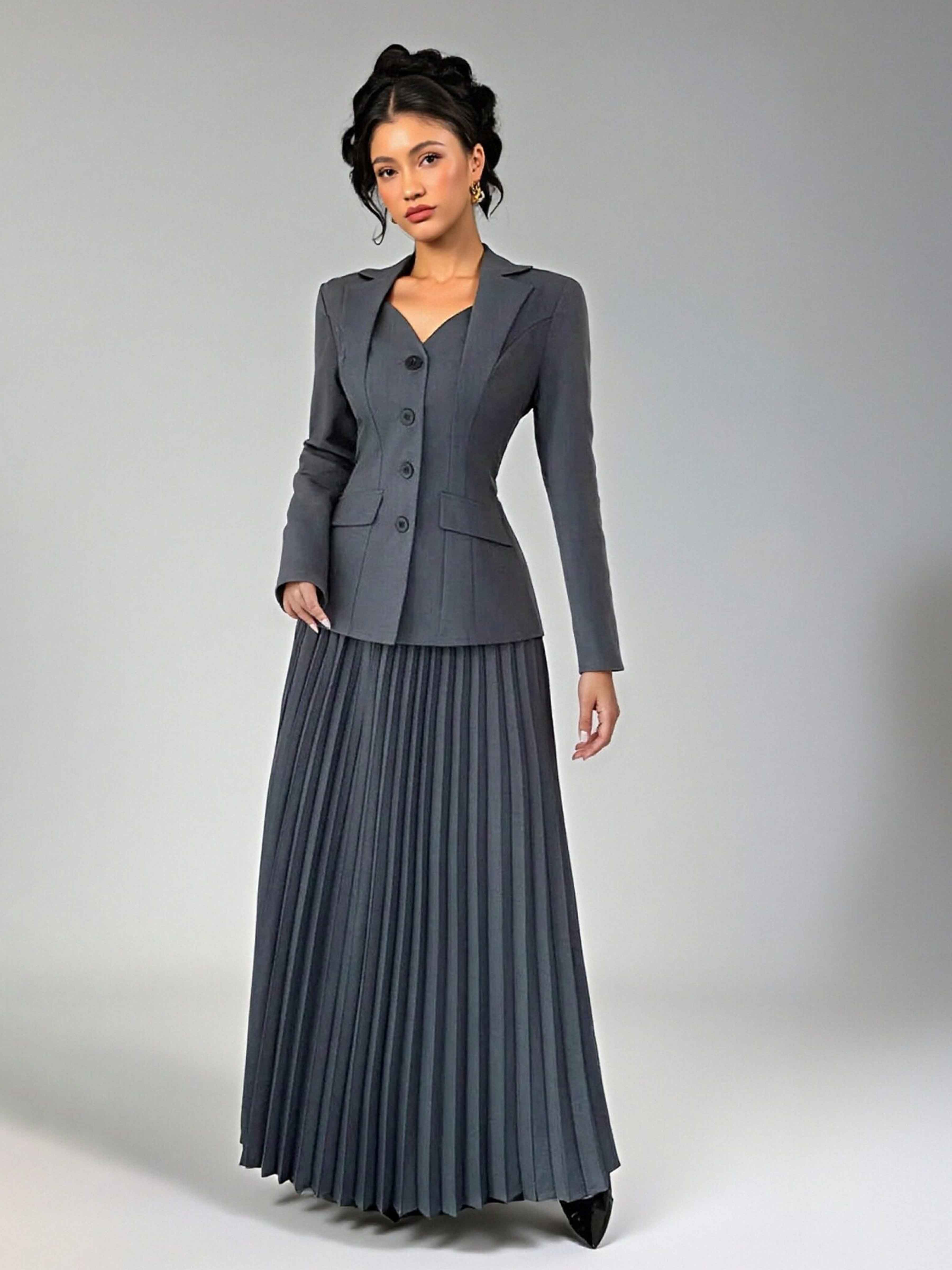 Slim Fit Women's 2 Pieces Notch Lapel Four Buttons Suit Dress