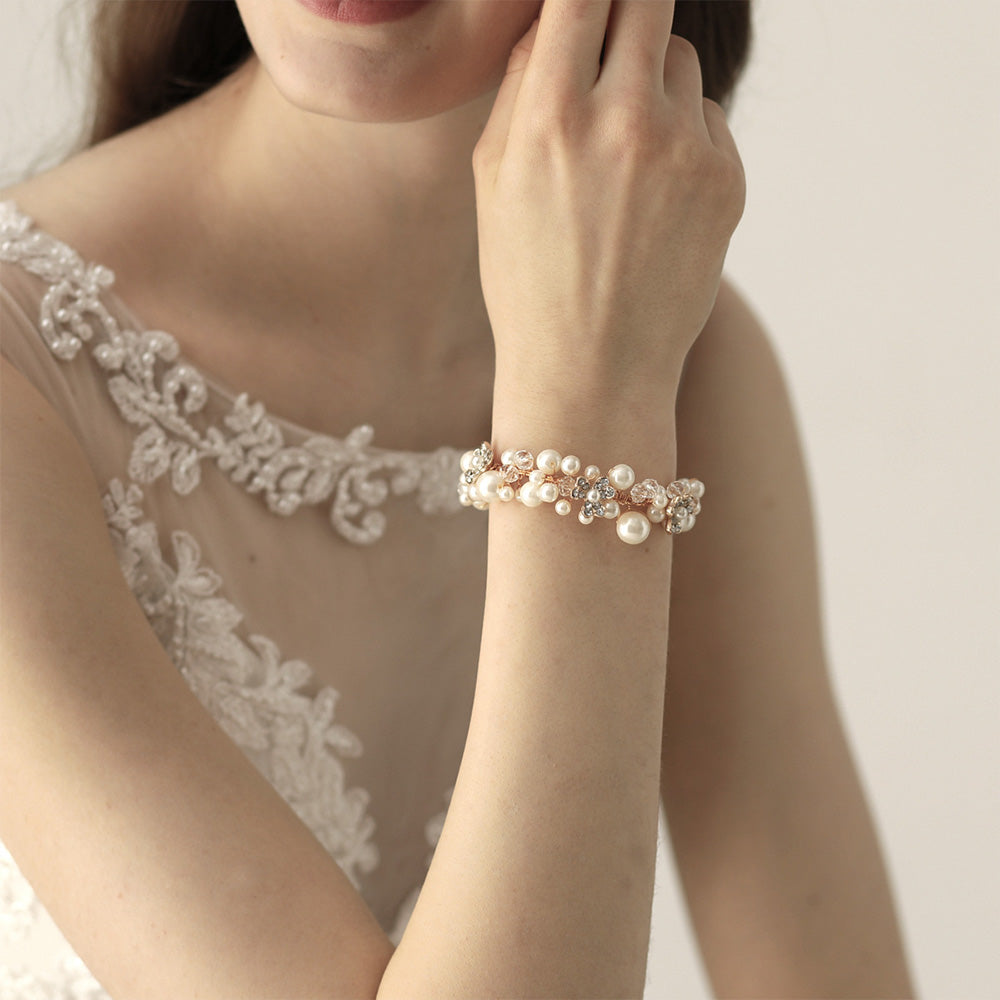 Charming Bridal & Bridesmaid Pearl Wrist Accessories